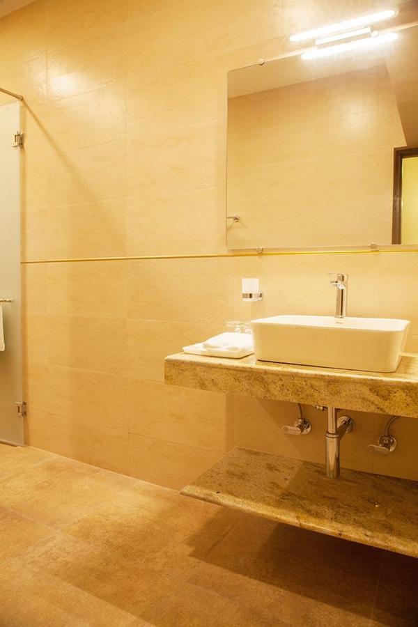 Bed and Breakfast The Ivy House Calcutta  Esterno foto